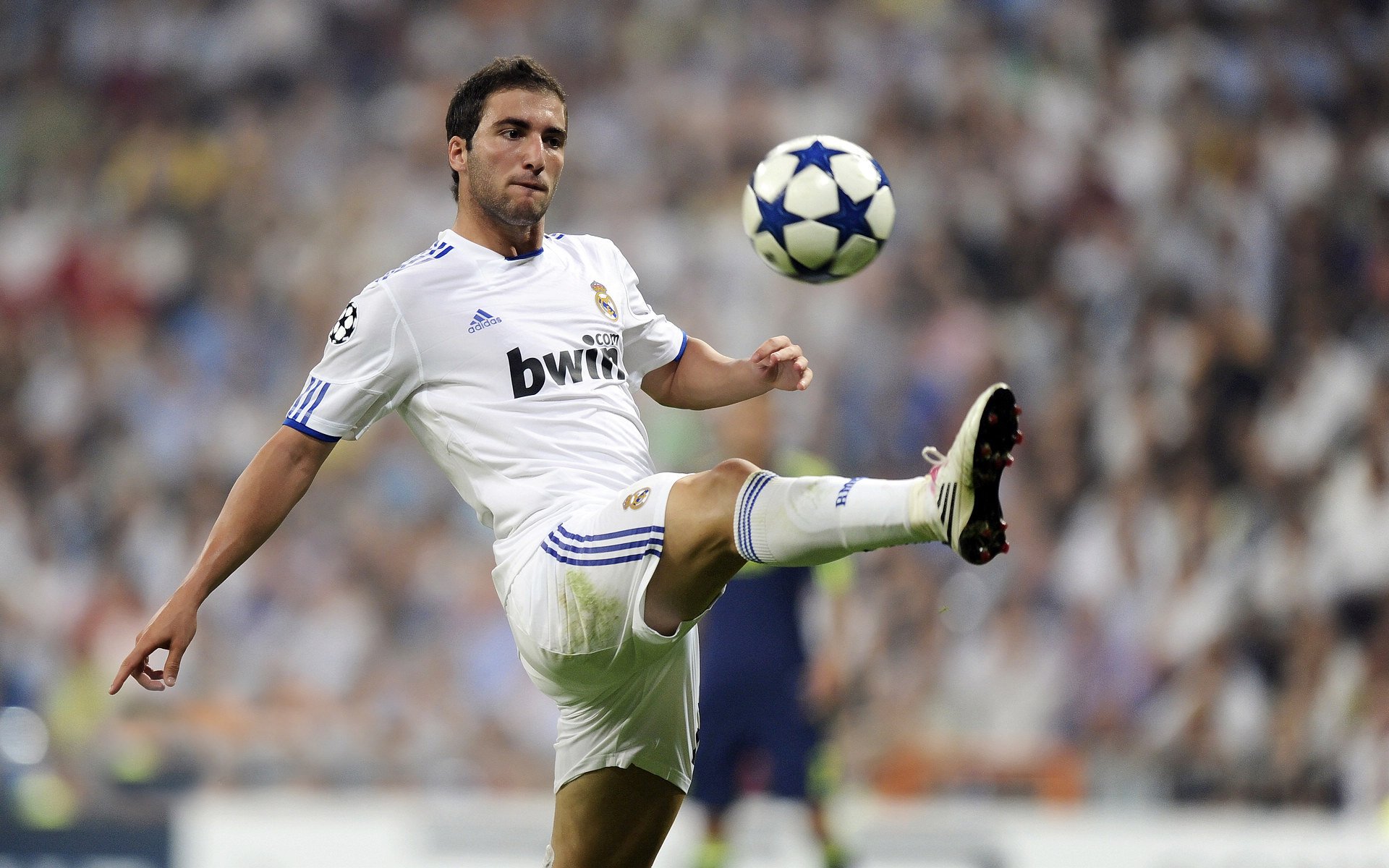 凯恩状态火爆，亚冠八强战对阵尤文图斯，利雅得新月力争连胜